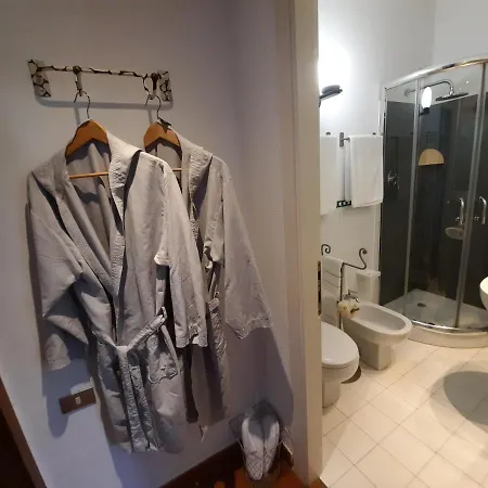 ベッド・アンド・ブレックファスト Le Terre Del Drago ベルジェッジ