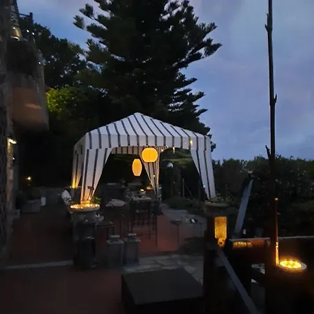 Le Terre Del Drago ベッド・アンド・ブレックファスト ベルジェッジ