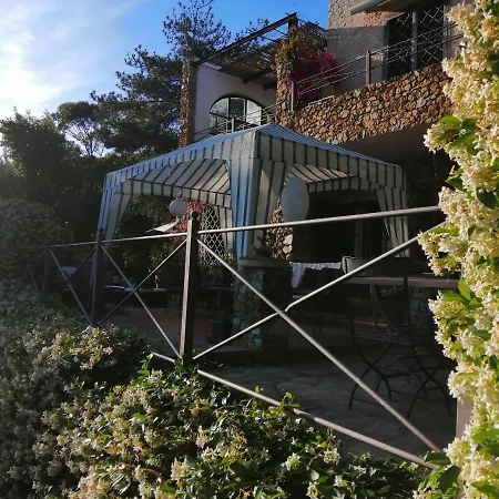 Bed & Breakfast Le Terre Del Drago Bergeggi