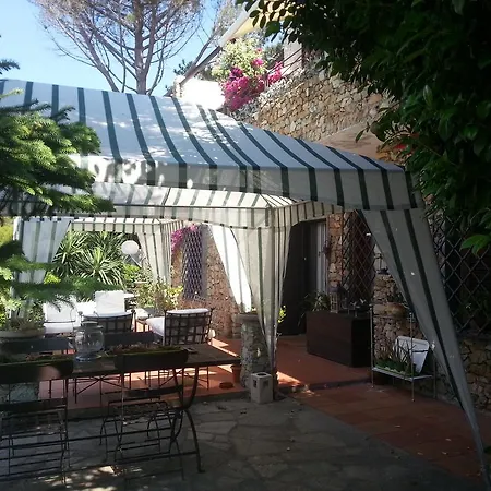 Bed & Breakfast Le Terre Del Drago Bergeggi