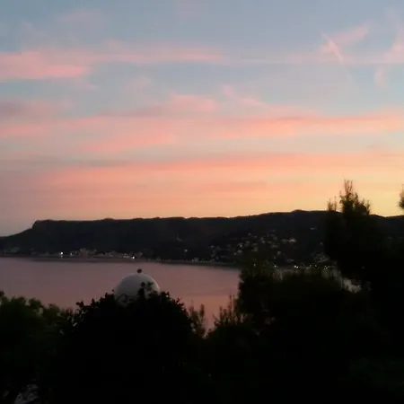 Le Terre Del Drago 4* ベルジェッジ