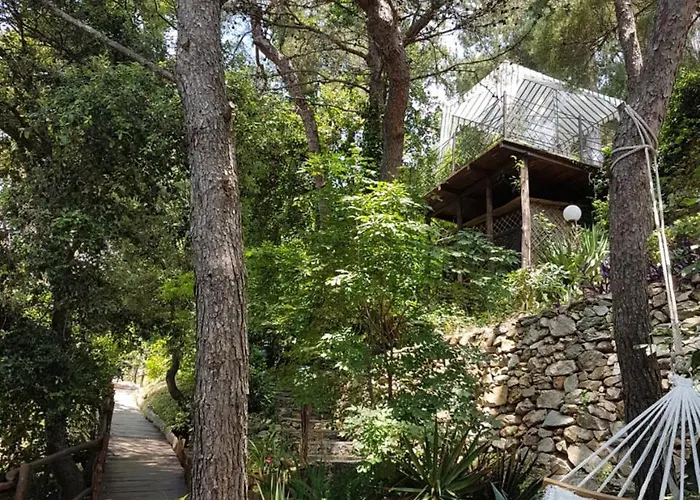 Le Terre Del Drago Bed & Breakfast Bergeggi
